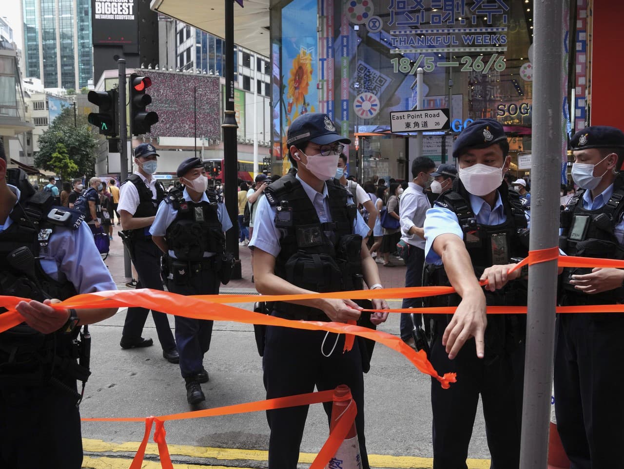 Úrady v Hongkongu zatkli šesť osôb