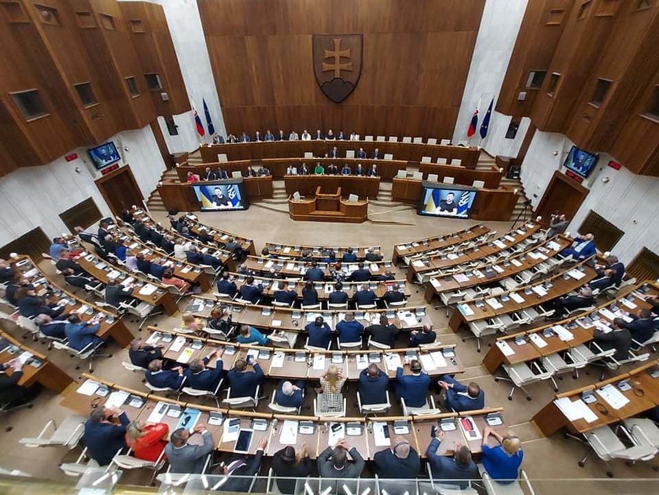 Poslanci Národnej rady sa zídu na schôdzi opäť od utorka, riešiť majú aj  vetovaný zákon | Topky.sk