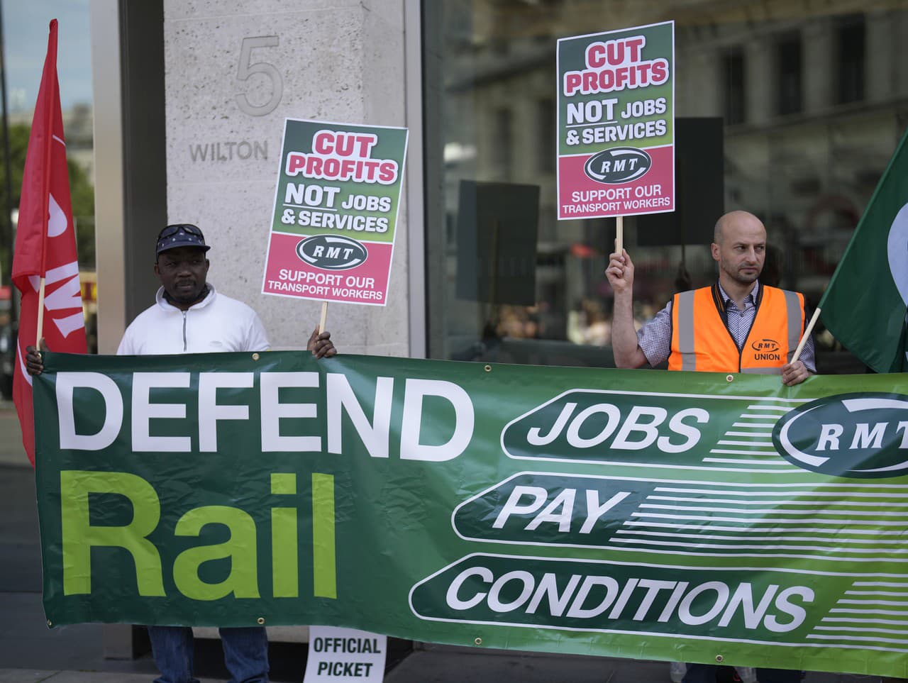 Britániu zasiahol najväčší štrajk v železničnej doprave za viac ako 30 rokov