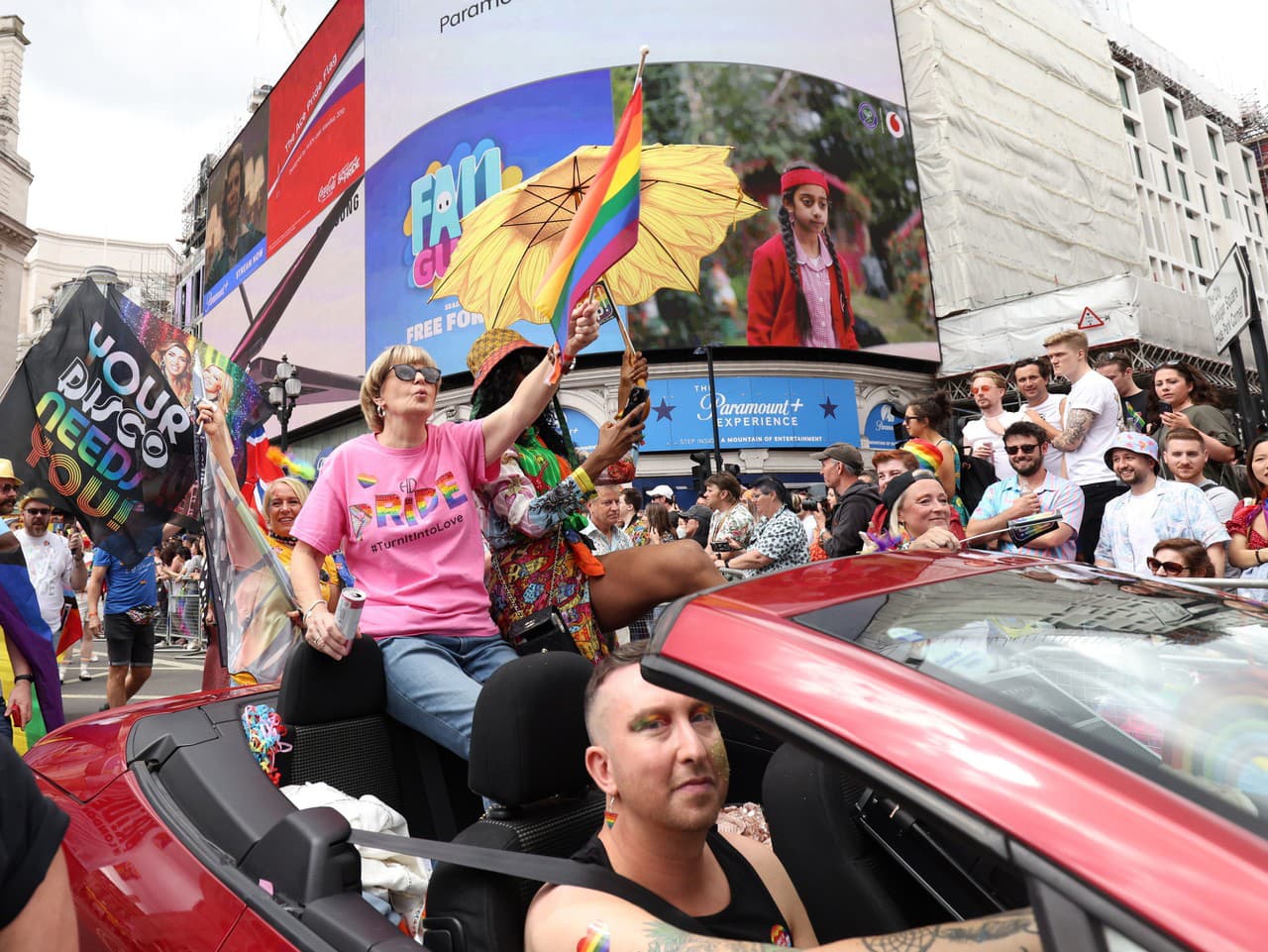 Londýn si pripomenul 50. výročie prvého pochodu Gay Pride