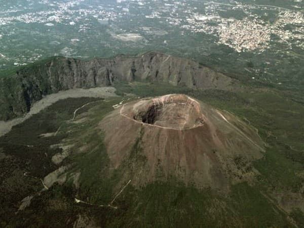 Sopka Vezuv.  Ilustračné foto