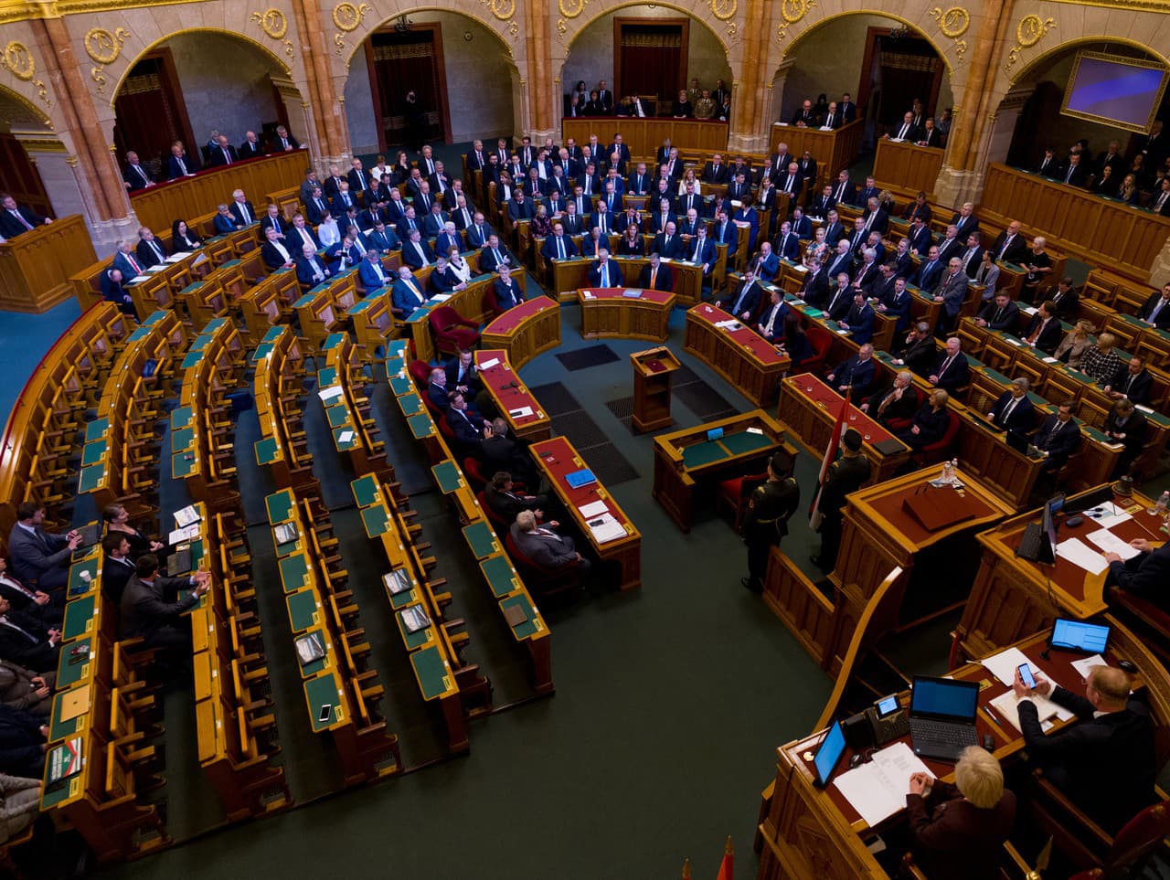 Poslanci maďarského Národného zhromaždenia zvolili v tajnom hlasovaní za novú prezidentku kandidátku vládneho bloku Fidesz-KDNP Katalin Novákovú.