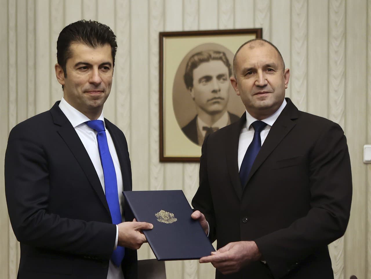 Bulharský premiér Kiril Petkov a bulharský prezident Rumen Radev