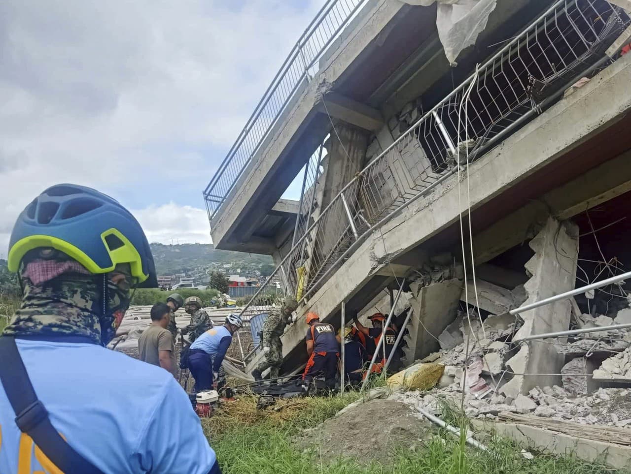 Škody po zemetrasení na Filipínach