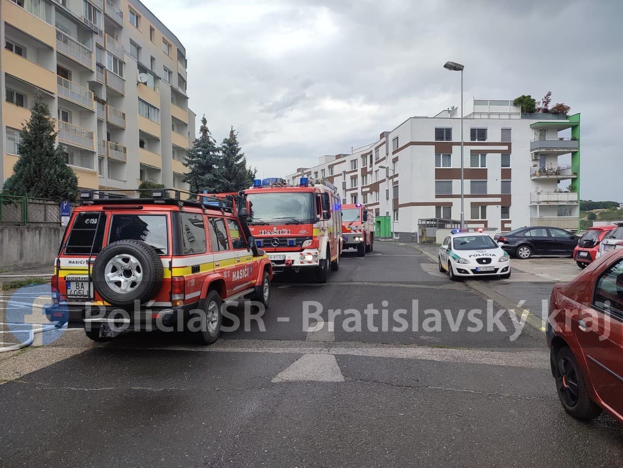 Požiar jedného z bytov na Ulici Jána Stanislava v štvrtom bratislavskom okrese.