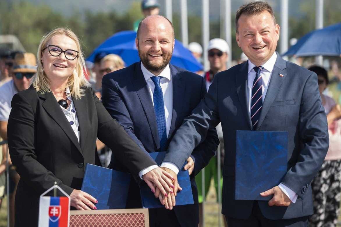 Premiér sa poďakoval Česku a Poľsku za ochranu nášho vzdušného priestoru