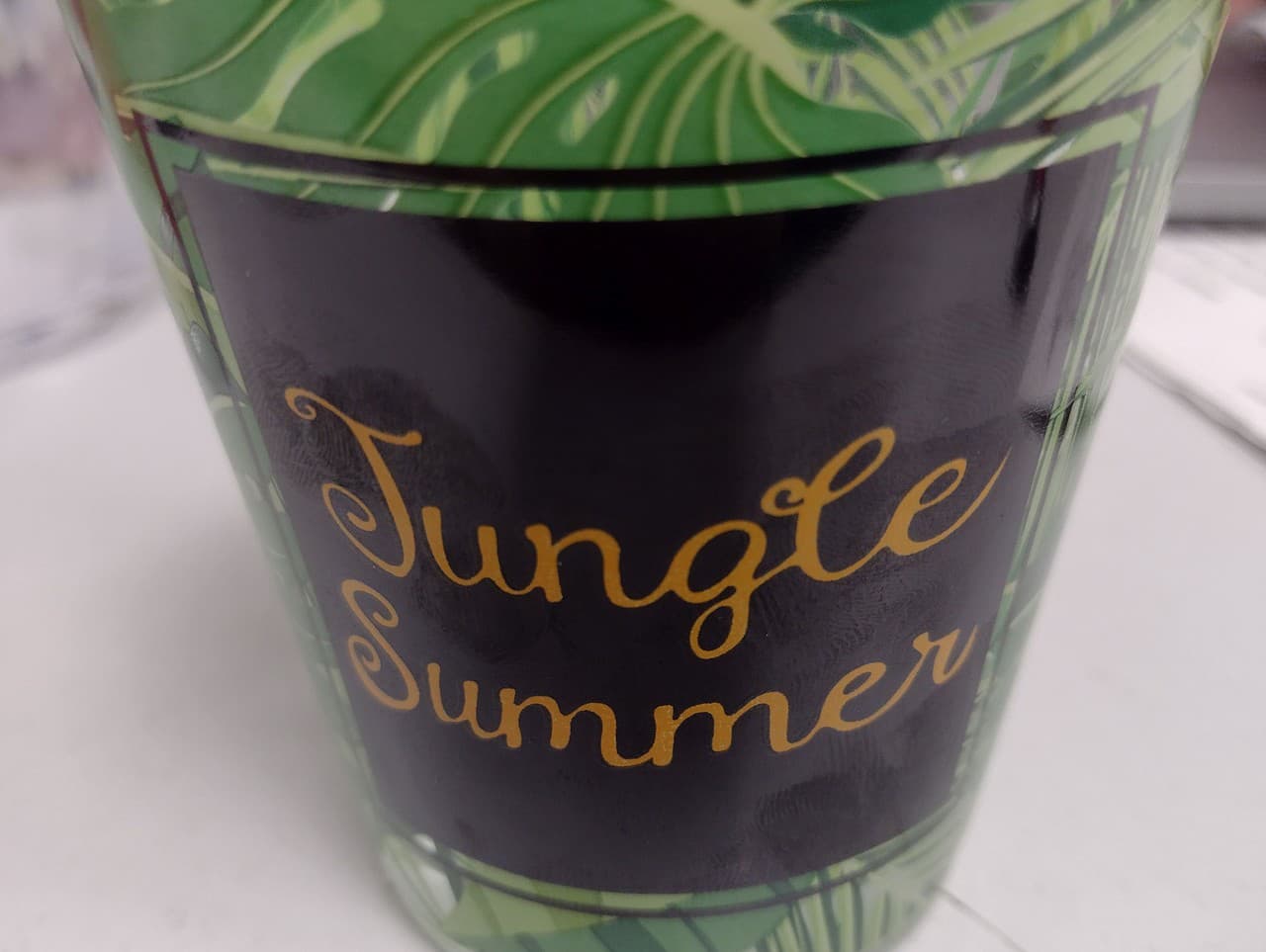 Úrad verejného zdravotníctva SR varuje pred nebezpečným výrobkom, konkrétne skleneným pohárom Jungle Summer