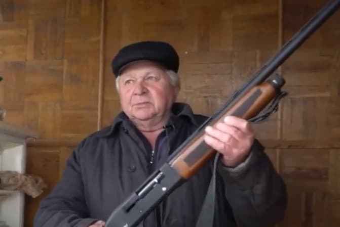 Valerij Fedorovyč vraj so svojou puškou zostrelil ruské bojové lietadlo.