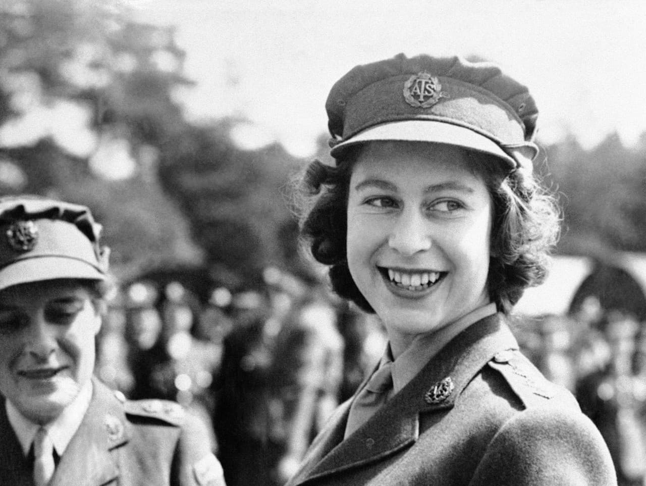 Alžbeta II. vo vojenskej uniforme 3. augusta 1945