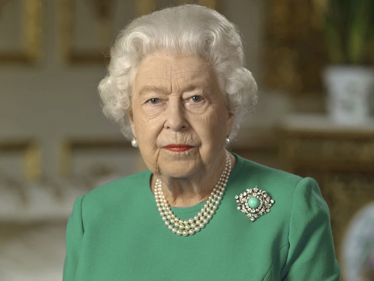 Britská kráľovná Alžbeta II. počas mimoriadneho televízneho prejavu k občanom Veľkej Británie a Spoločenstva národov (Commonwealth)