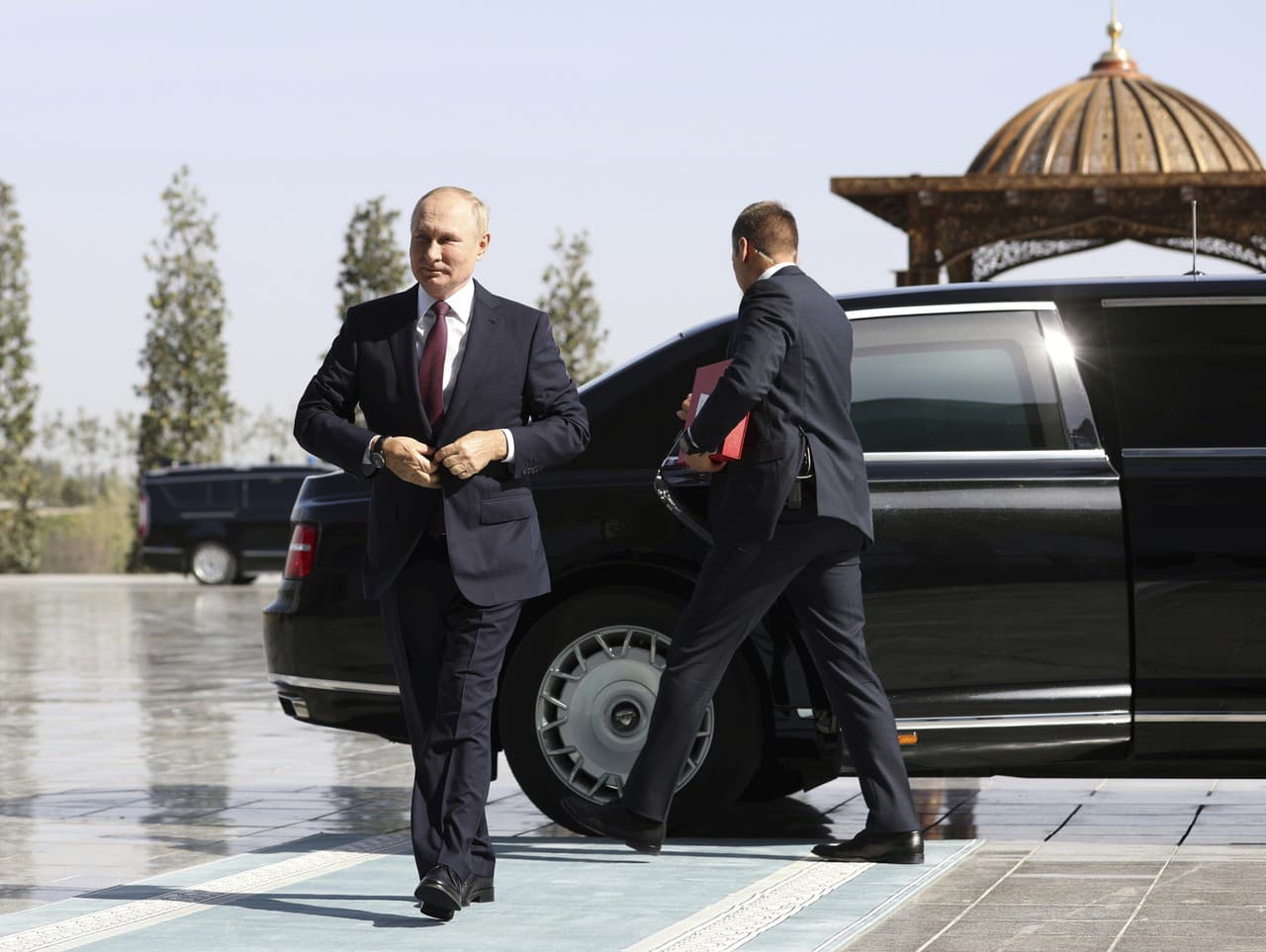 Vladimir Putin prišiel do Uzbekistanu.
