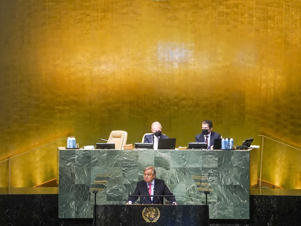 Generálny tajomník OSN Antonio Guterres hovorí  na 77. Valnom zhromaždení OSN