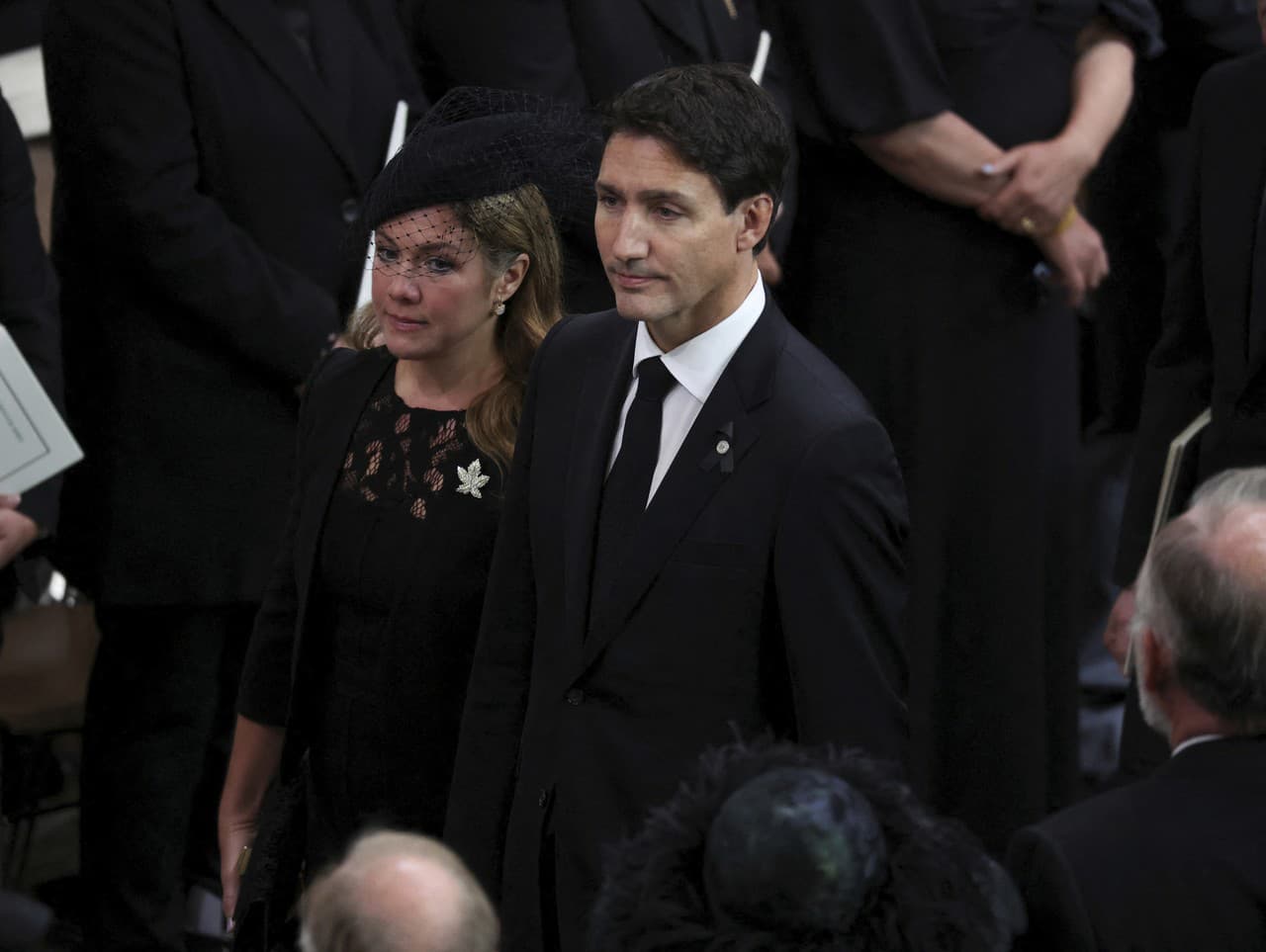 Justin Trudeau počas pohrebu
