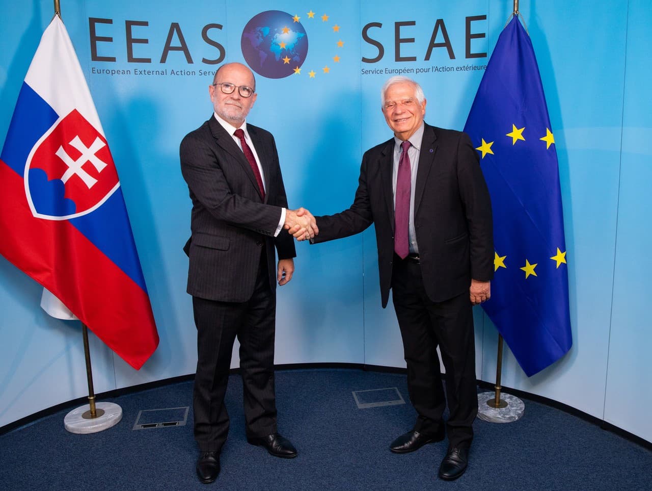 Minister zahraničných vecí SR Rastislav Káčer so šéfom diplomacie EÚ Josepom Borrellom