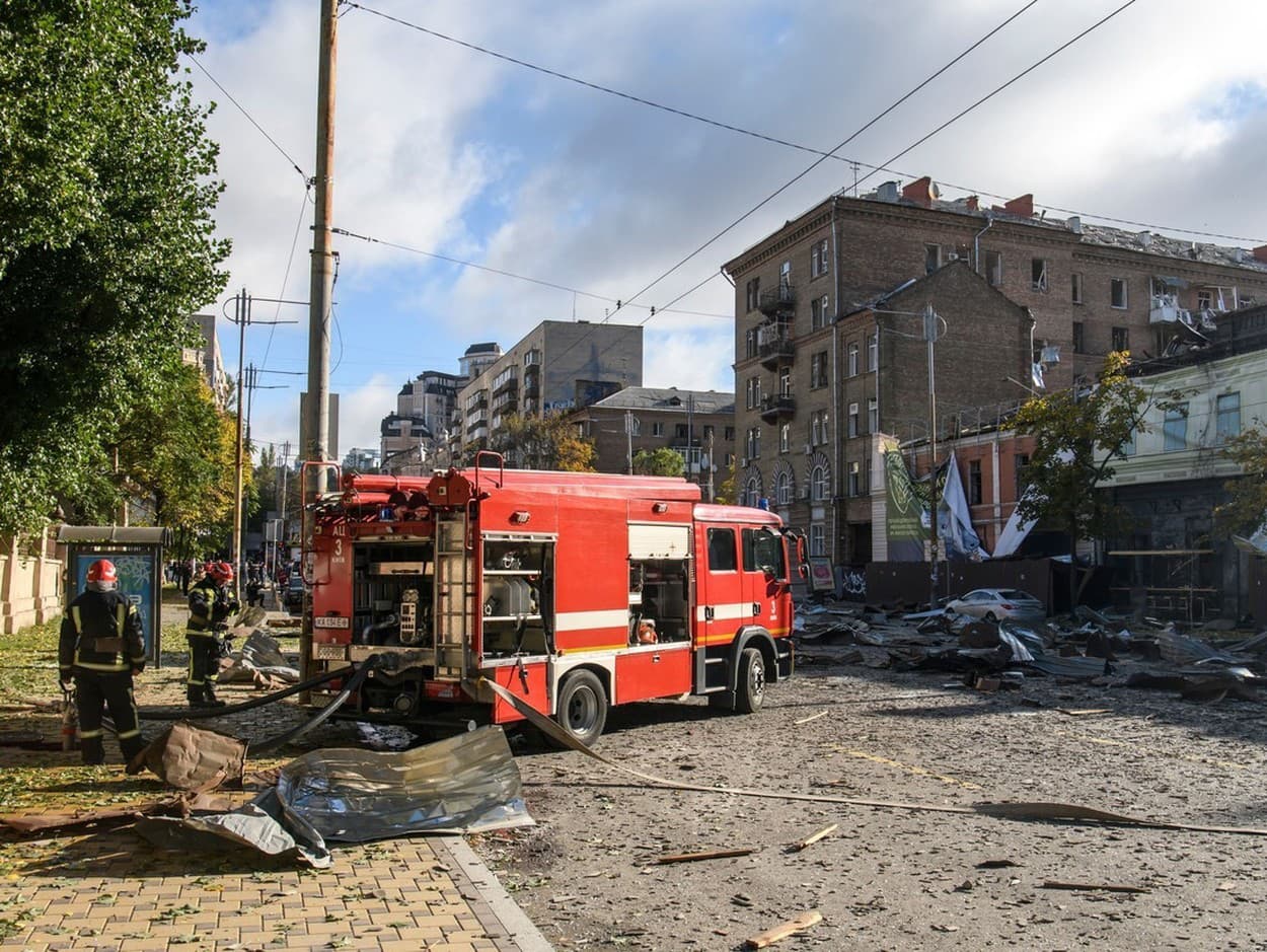 Ruské rakety zaútočili na civilné ciele v Kyjeve