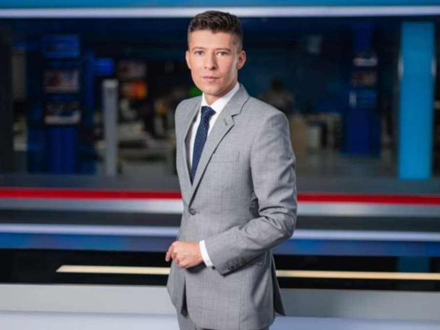 Moderátor Rastislav Iliev vyhlásil, že je gay.