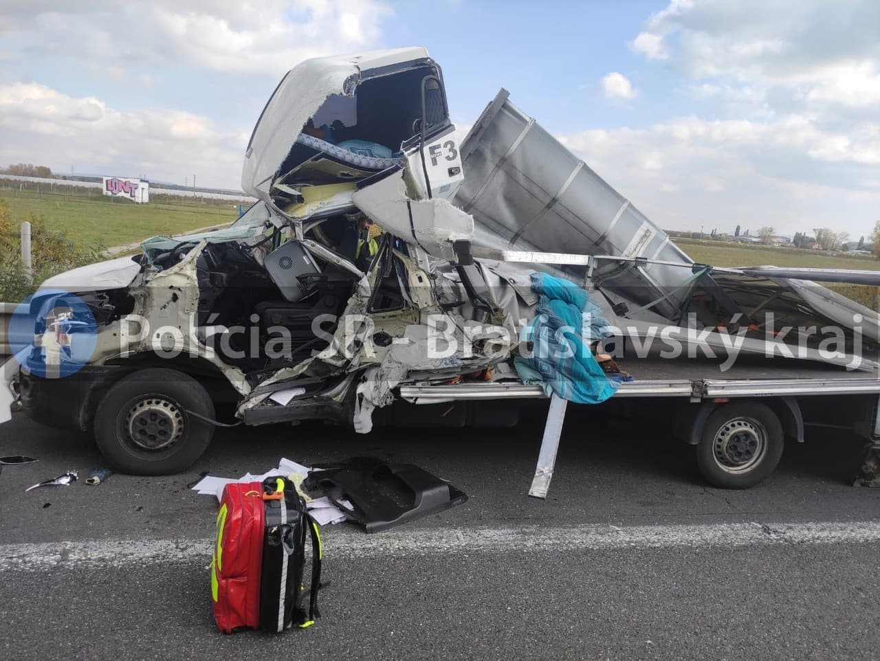 Na diaľnici D2 pred hraničným priechodom s ČR prišlo k nehode