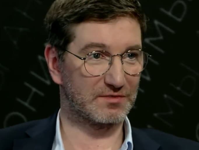Ruský moderátor Anton Krasovskij sa počas vysielania vyjadril voči Ukrajine spôsobom, ktorý podnecoval genocídu. 