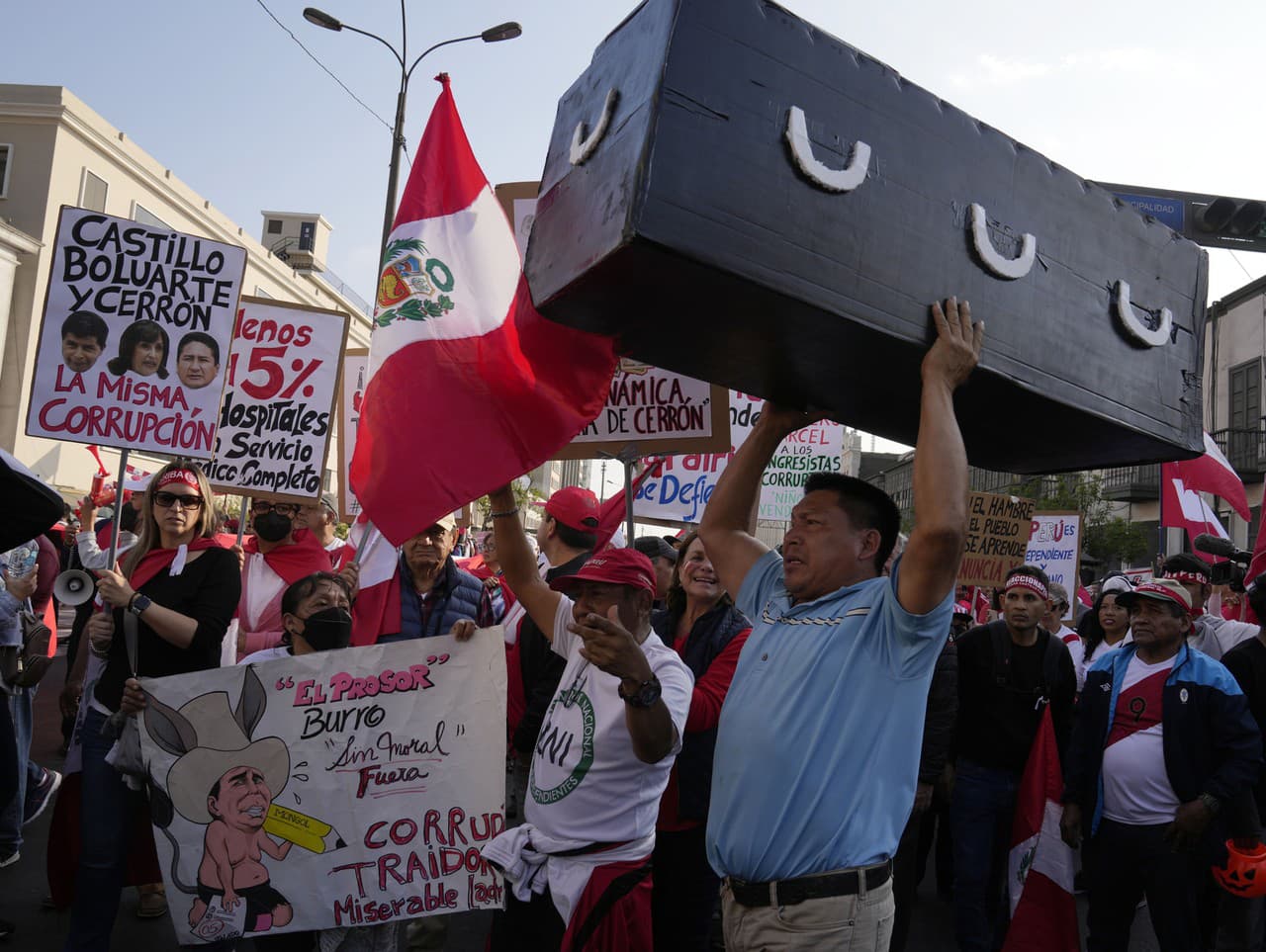 Protivládni demonštranti v peruánskej Lime