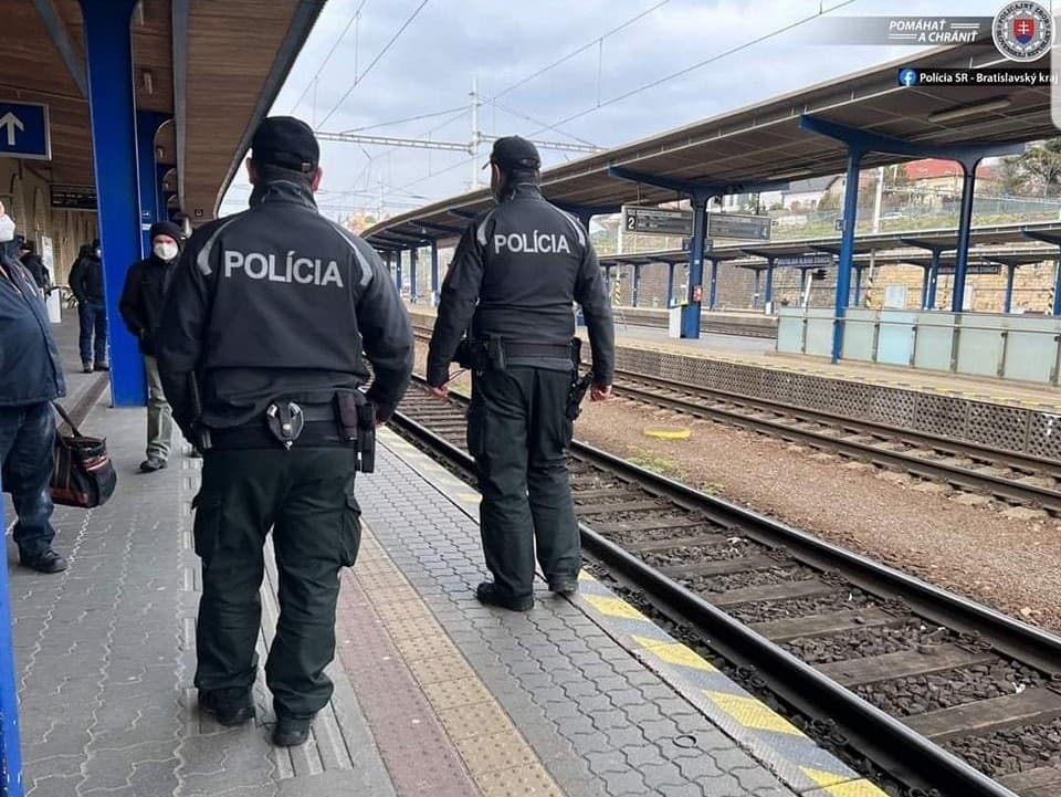 Muža zadržali na Hlavnej stanici v Bratislave.
