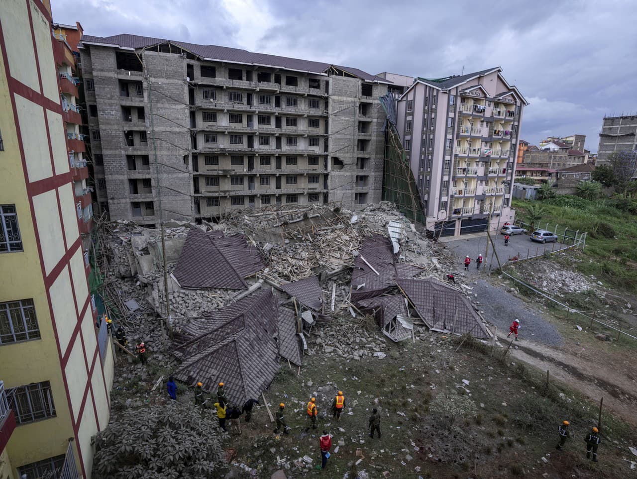 Zrútená rozostavaná budova v Nairobi