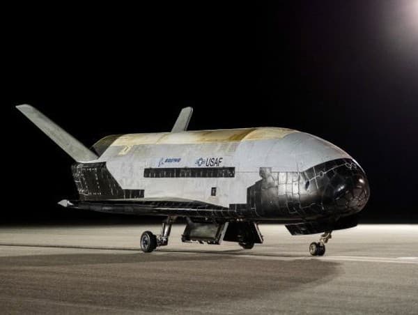 X-37B pristál minulú sobotu na Zemi