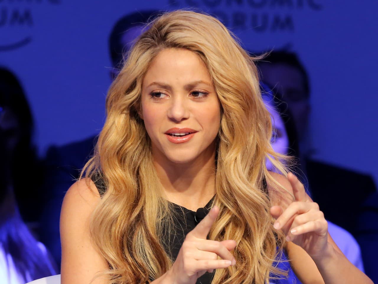 Shakira má vážne problémy so španielskymi úradmi. 