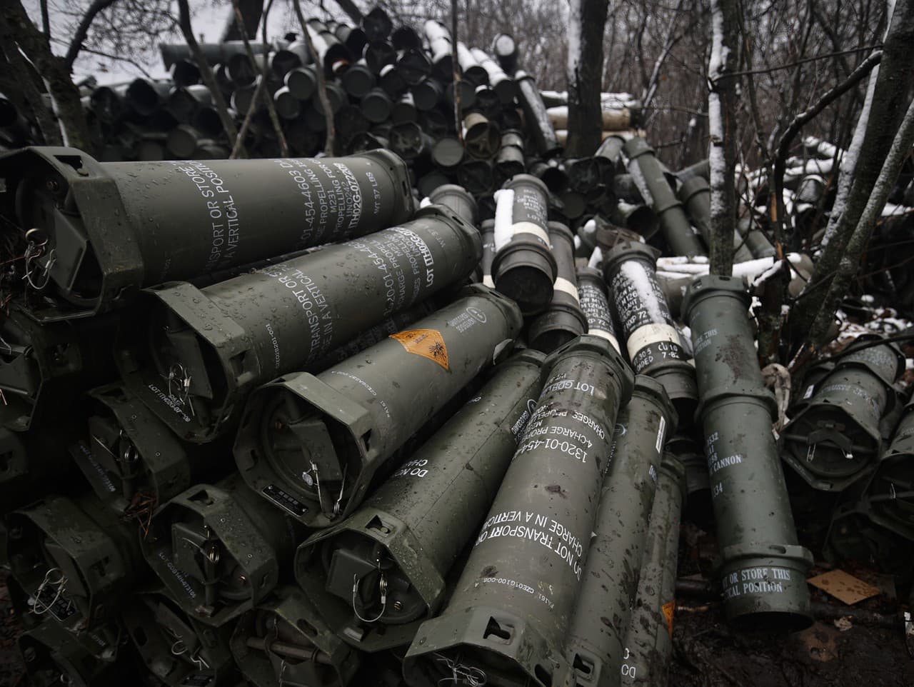 Delostrelecká munícia ukrajinskej armády je uskladnená v prvej línii na neznámom mieste v Doneckej oblasti.