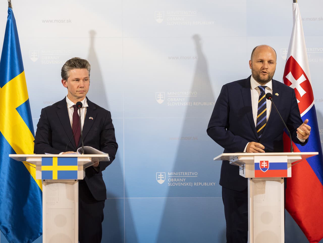 Rokovanie slovenského a švédskeho ministra obrany