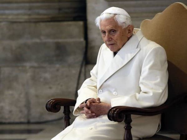Zosnulý Benedikt XVI.