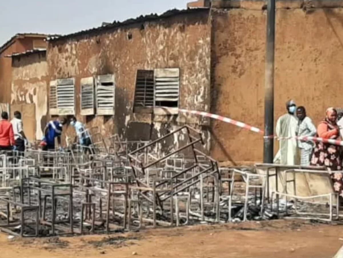 Pri požiari školy zahynuli tri deti