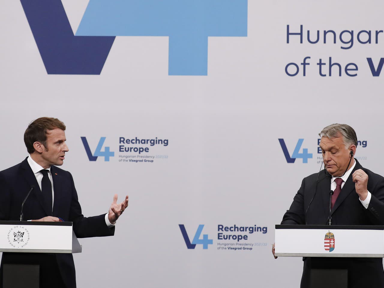 Maďarský premiér Viktor Orbán a francúzsky prezident Emmanuel Macron