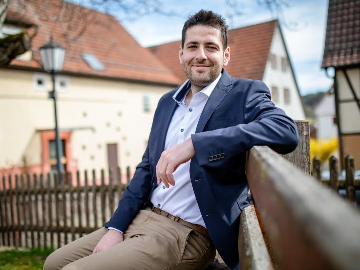 Ryyan Alshebl, nový starosta nemeckej obce Ostelsheim prišiel do Nemecka v roku 2015