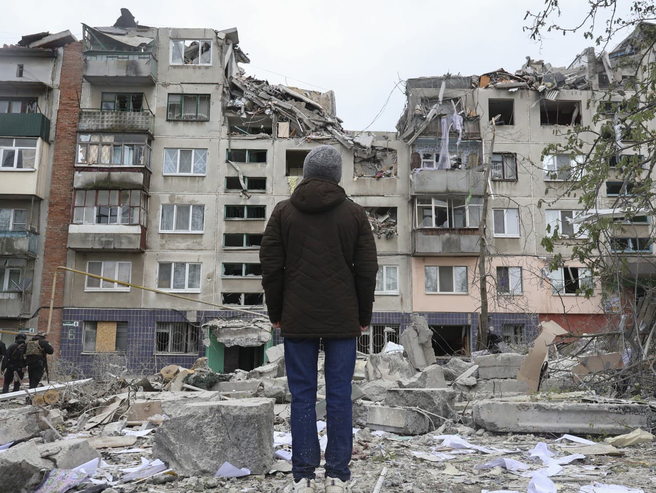 Zničená ukrajinská bytovka v Donetsku