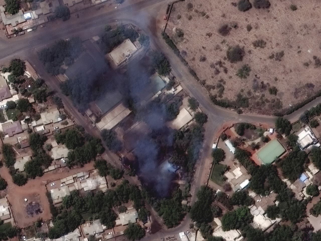 V Chartúme, hlavnom meste Sudánu, zúri vojna