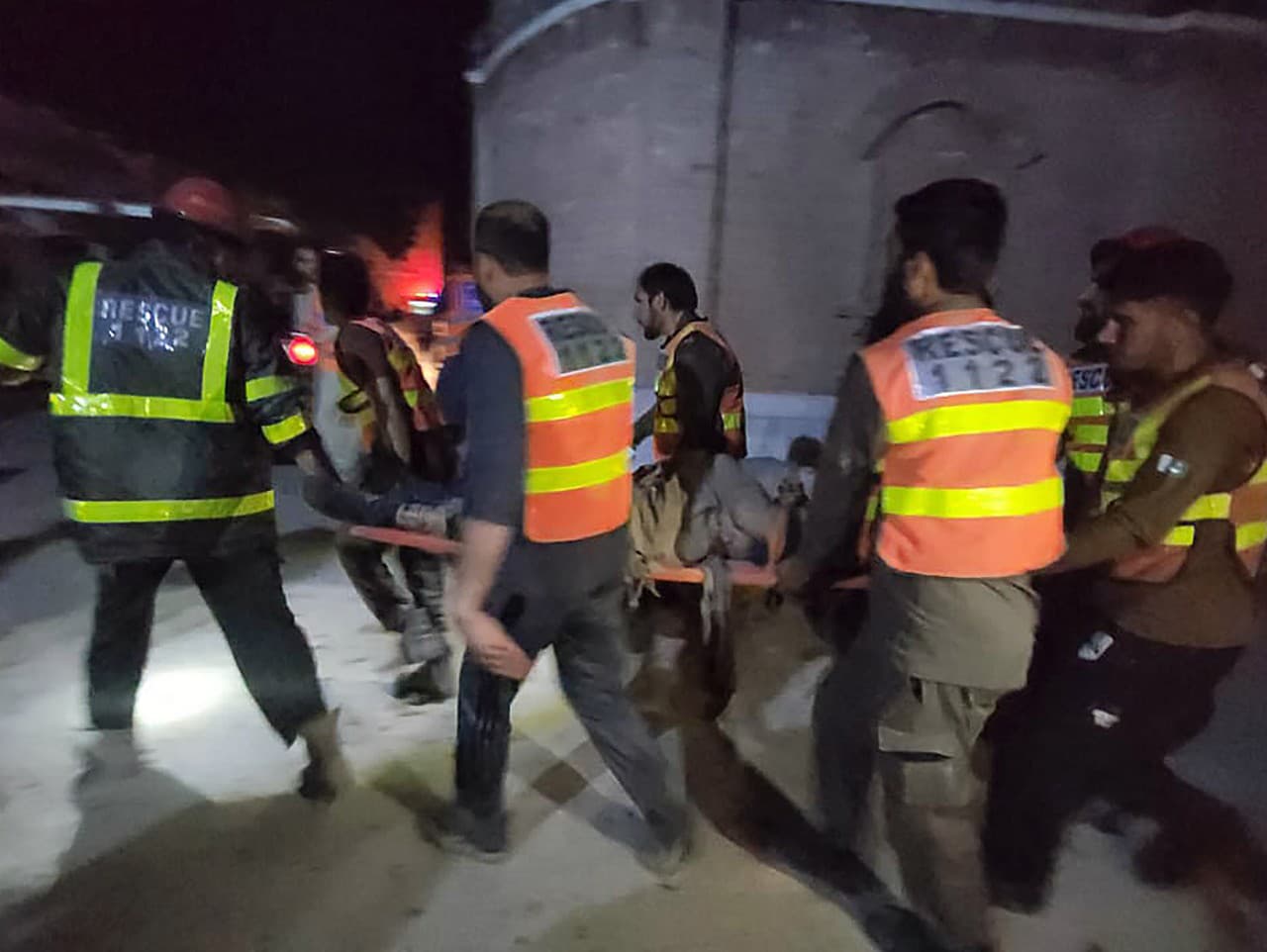 Výbuch v policajnom komplexe na severozápade Pakistanu si vyžiadal 12 obetí