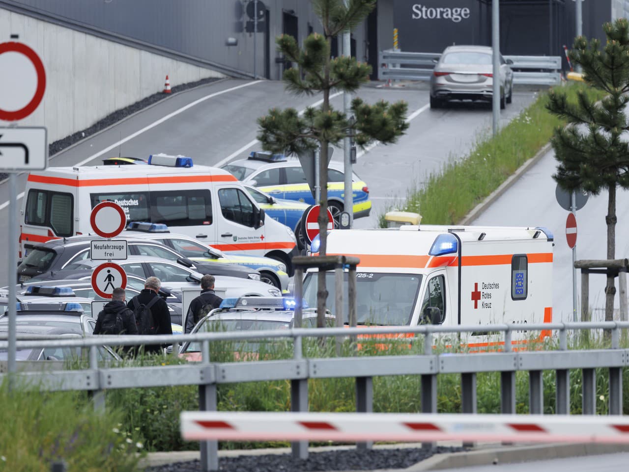 Streľba v nemeckej automobilke Mercedes si vyžiadala dve obete