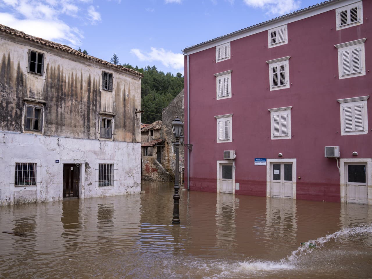 Aj Chorvátsko sužujú záplavy a veľké množstvo zrážok