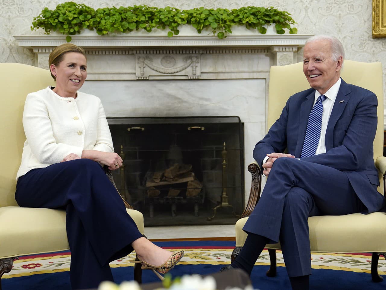 Dánska premiérka Mette Frederiksenová a americký prezident Joe Biden