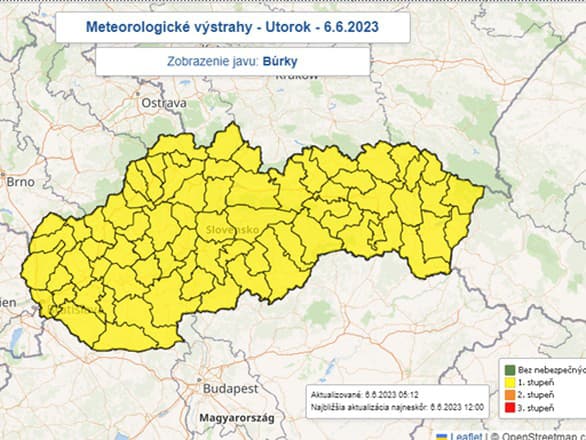 SHMÚ varuje pred búrkami na celom Slovensku
