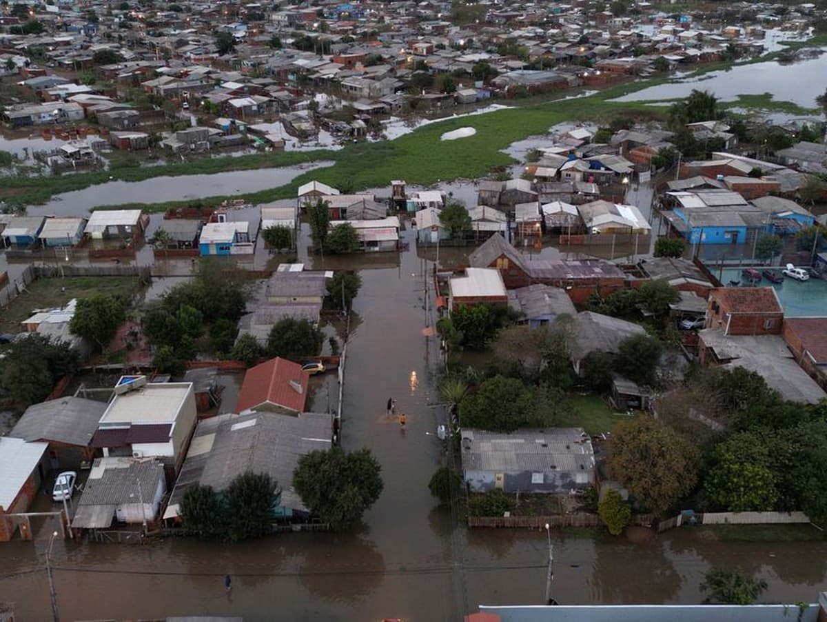 Cyklón si na juhu Brazílie vyžiadal 11 mŕtvych a 20 nezvestných.