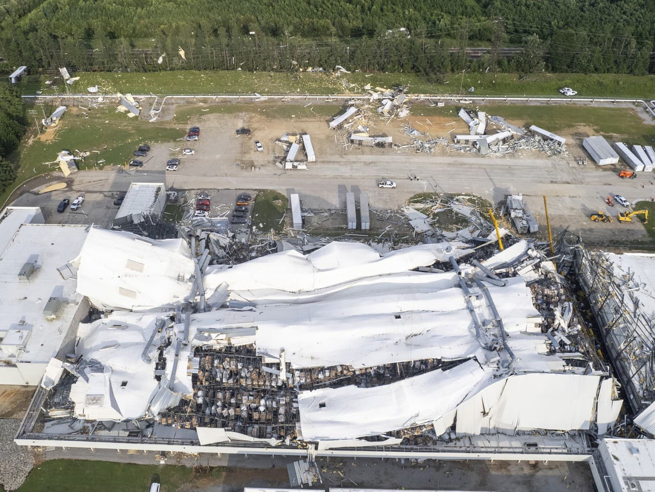 Veľkú továreň Pfizeru v Severnej Karolíne poškodilo tornádo