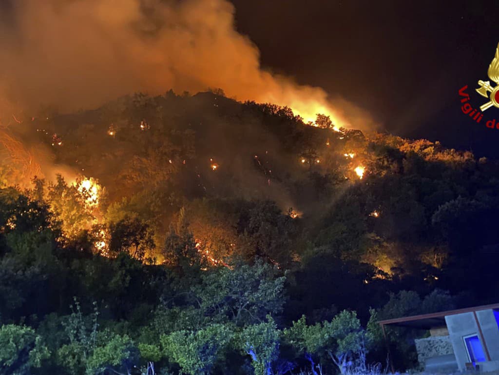 Požiar na talianskom ostrove Sicília