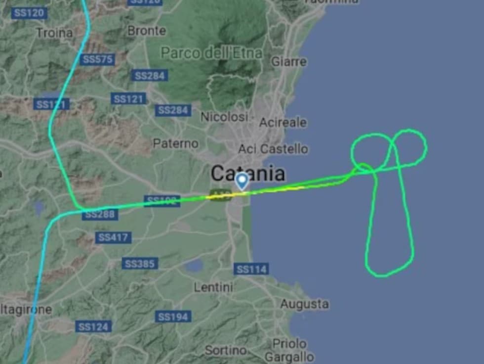 Pilot vytvoril na oblohe veľký penis.