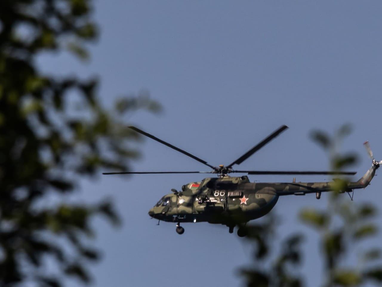 Bieloruská helikoptéra Mi-24 nad poľským územím