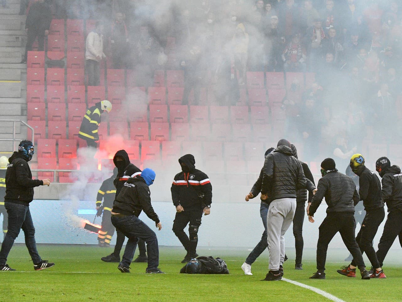 Výtržnosti počas zápasu Spartak Trnava-Slovan Bratislava