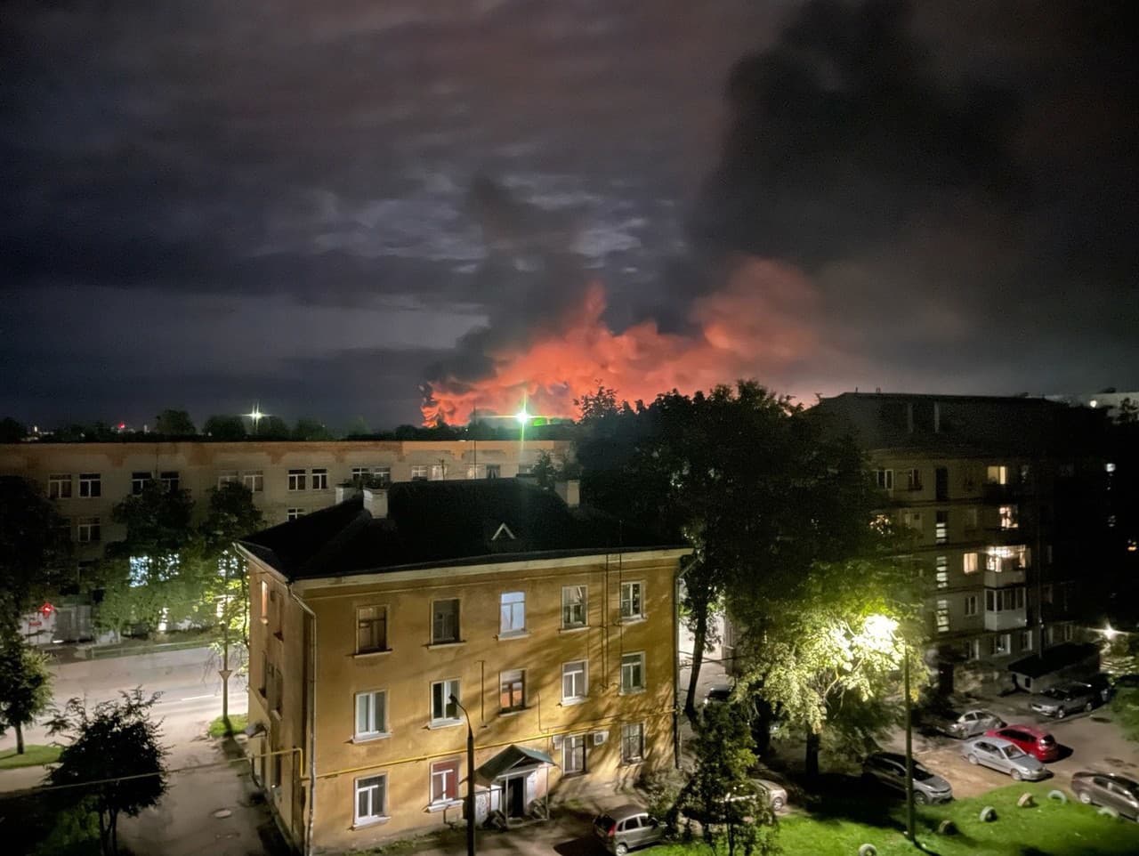 V noci zaútočili drony na letisko v meste Pskov