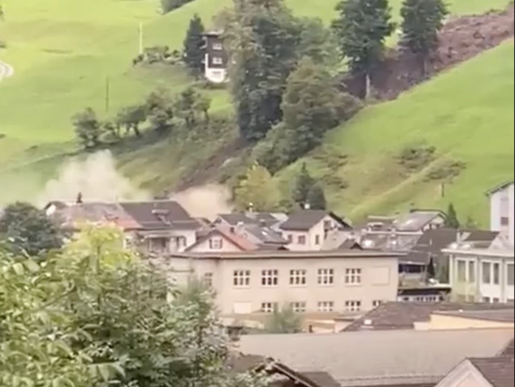 Švajčiarsko zasiahol zosuv pôdy