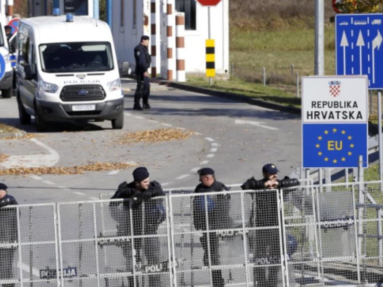 Chorváti zatvorili svoje hranice pred migrantmi