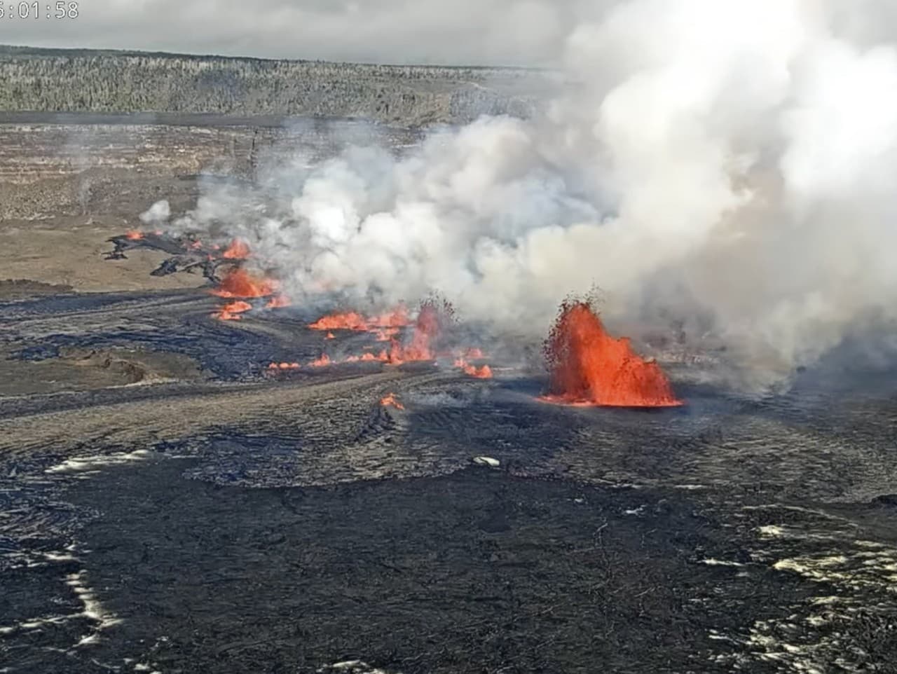 Jedna z najaktívnejších sopiek na svete vybuchuje na Havaji 10. septembra 2023.
